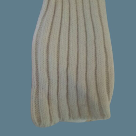 White, Black and Red Vintage Wool Blend Sweater Fits Size Small - Picture 4 of 5